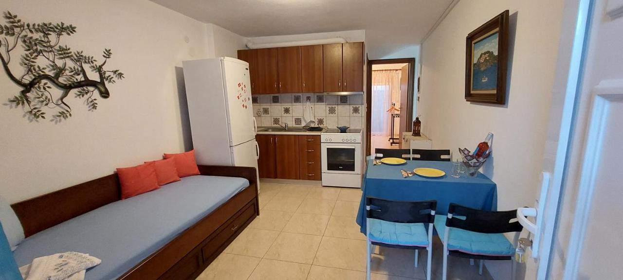 Anna Apartments Néa Péramos Extérieur photo